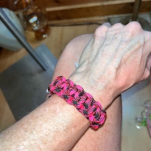 SURVIVAL BRACELET PINK & BLACK NEW 7”
